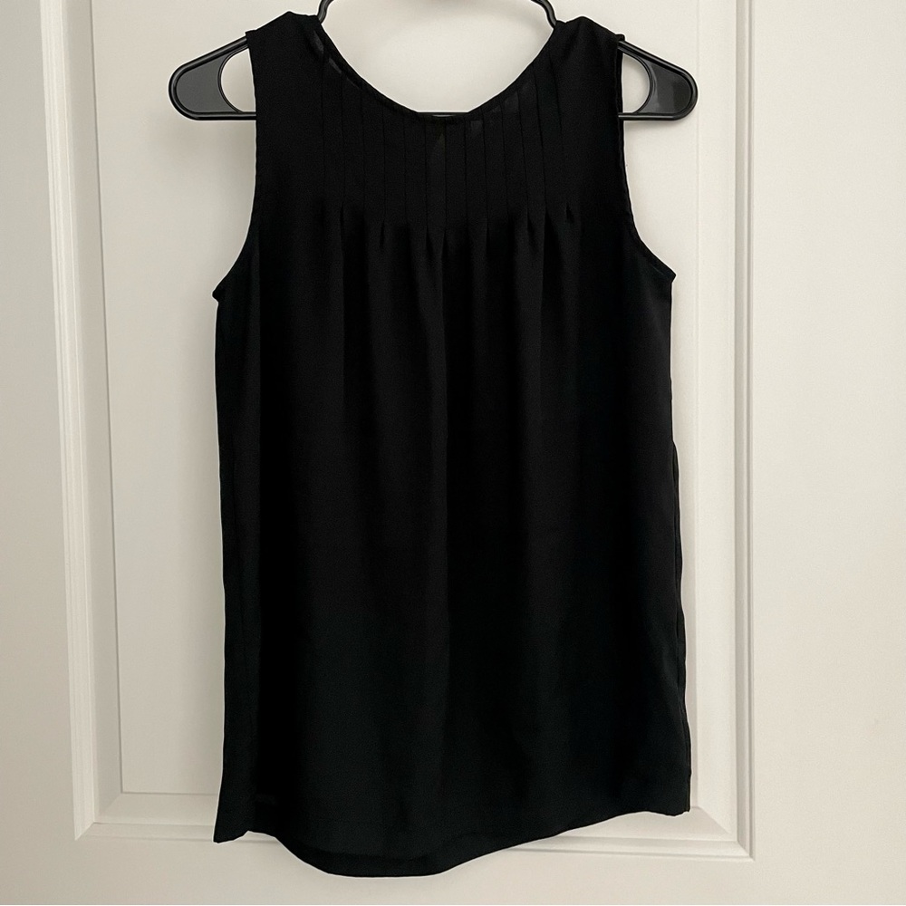 XS Black Loft Sleeveless Top